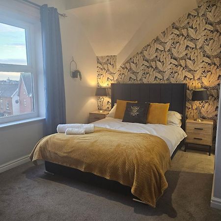 2 Bed Apartment Lakeside On The Promenade Southport Eksteriør billede