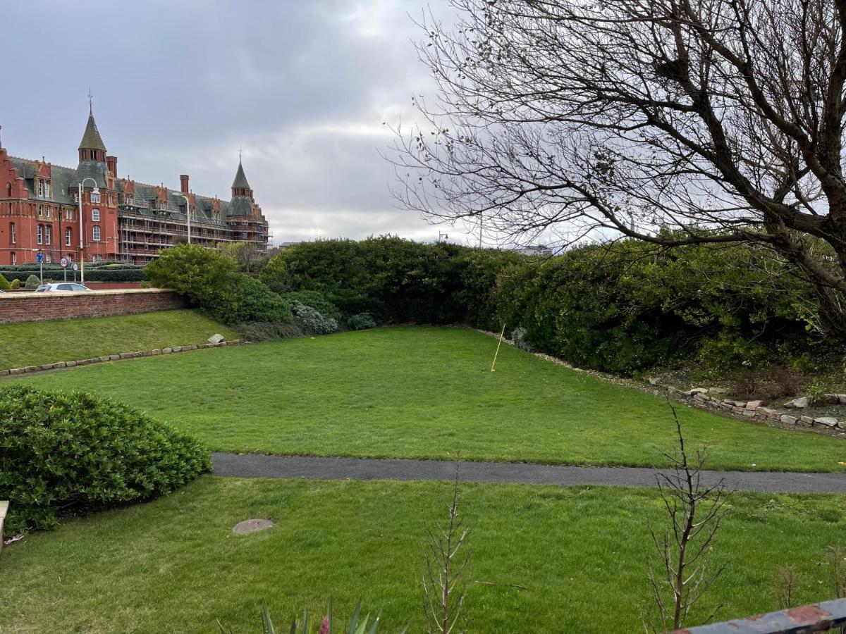 2 Bed Apartment Lakeside On The Promenade Southport Eksteriør billede