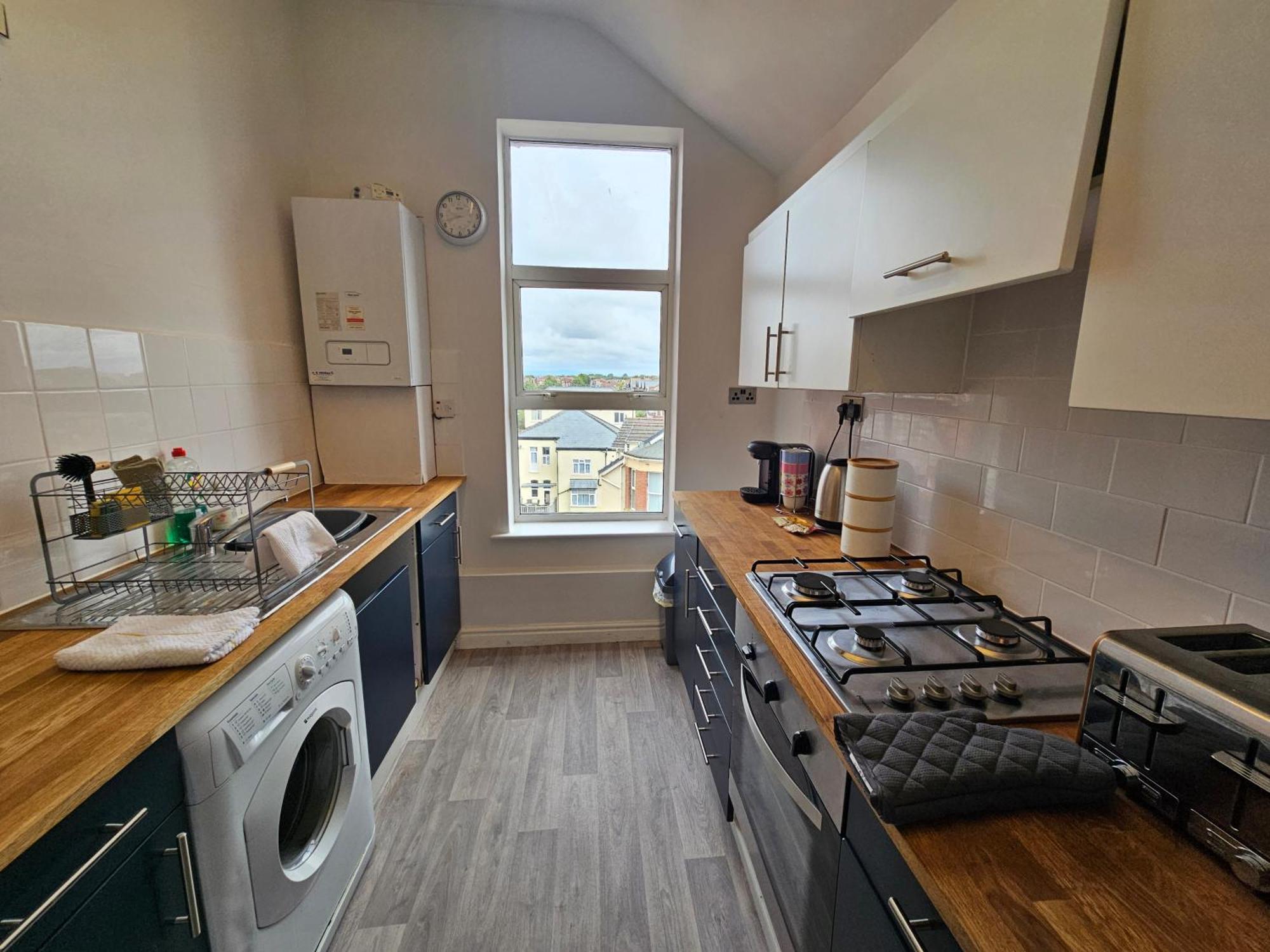 2 Bed Apartment Lakeside On The Promenade Southport Eksteriør billede
